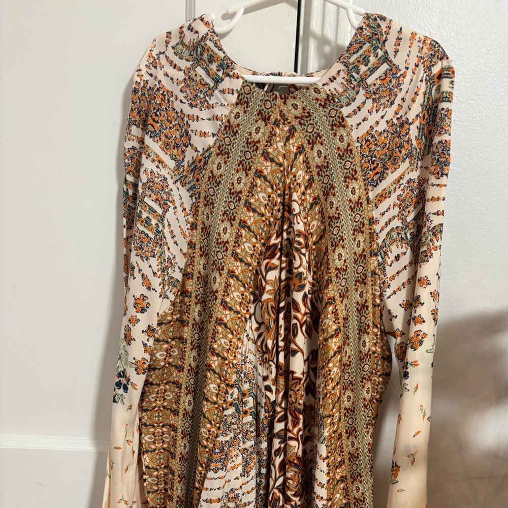 Free people tunic top XS / NWOT, perfect condition, never worn!
